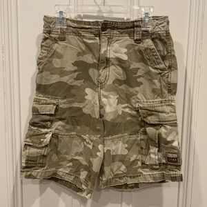 The Children’s Place Tan Camo Print Cargo Shorts - Size 8